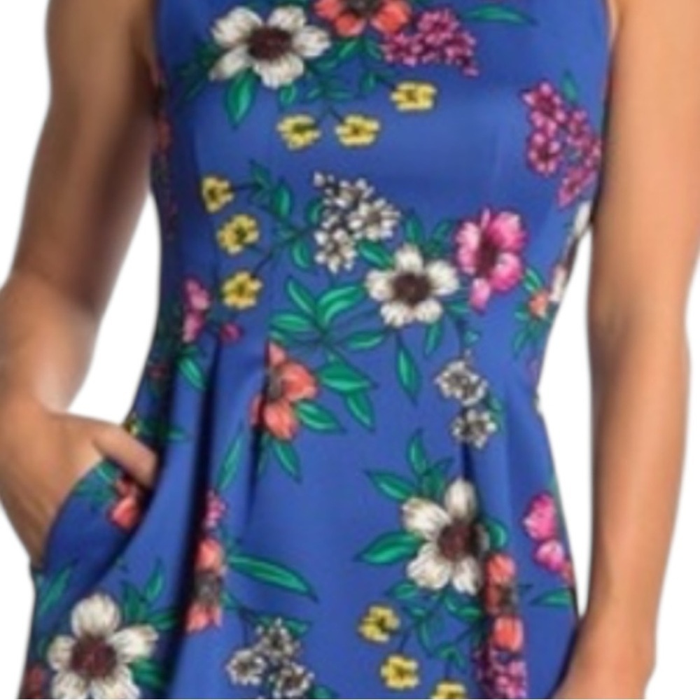 Vince Camuto Blue Floral Fit & Flare Scalloped Hem Sleeveless Dress Size 4 NWT - Picture 2 of 9